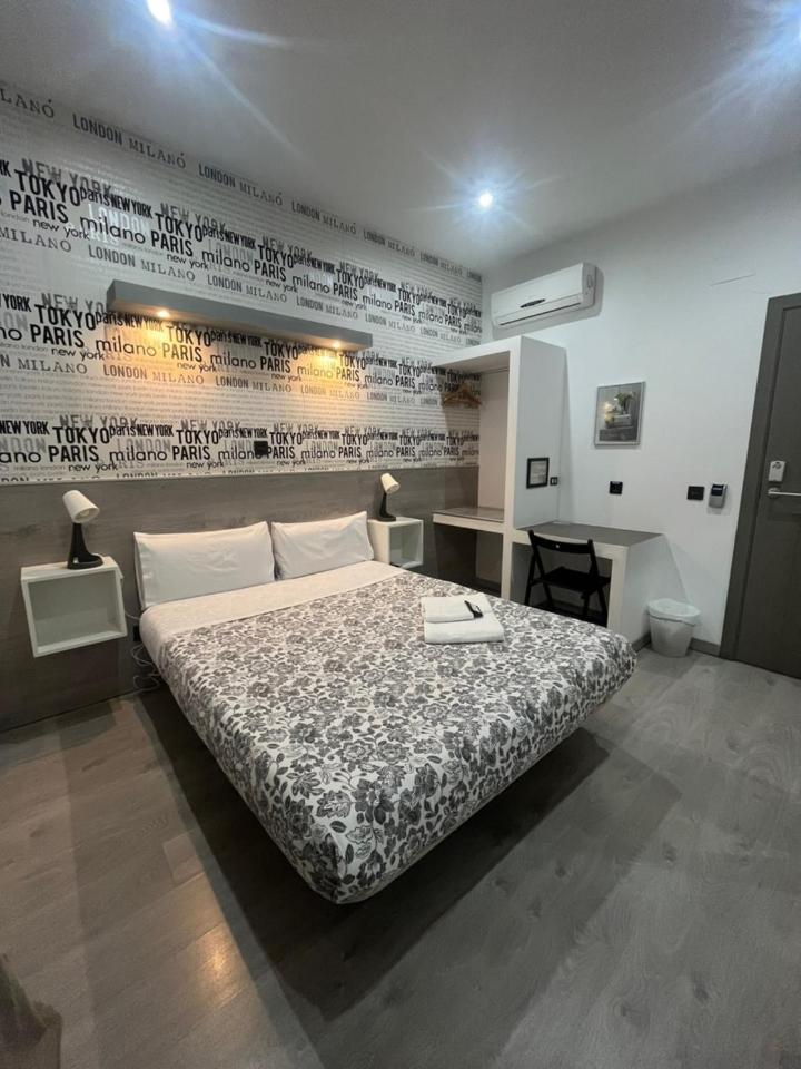 Hostal Abril Мадрид Экстерьер фото