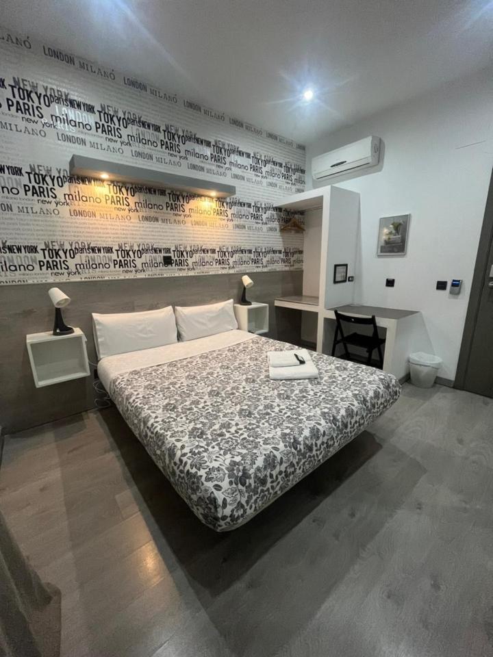 Hostal Abril Мадрид Экстерьер фото